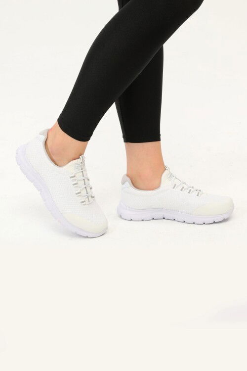 White Silver Mesh Lightweight Flexible Narrow Fit Womens Sports Shoes Flexible G