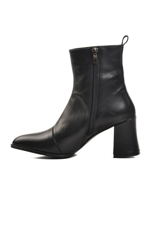 حذاء نسائي بكعب عالٍ من الجلد الطبيعي باللون الأسود مع بطانة من الصوف القطبي من الداخل DS-30 Z