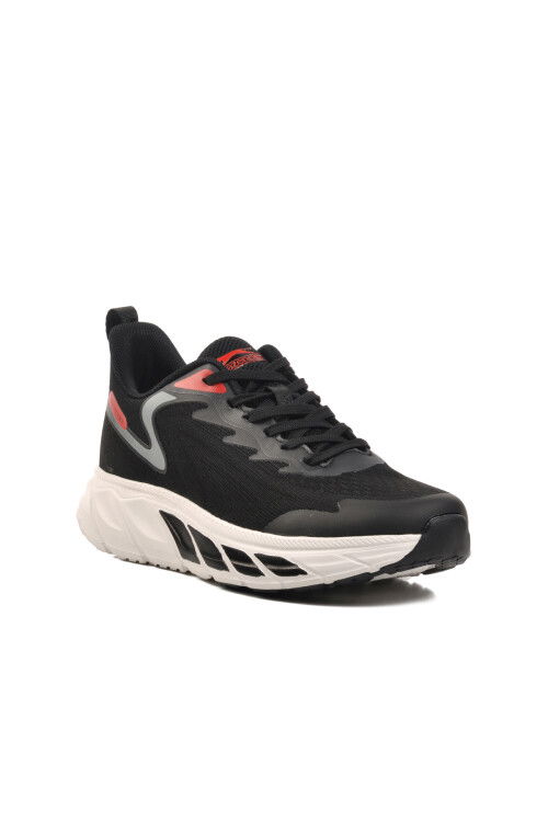 حذاء رياضي رجالي أسود من Wiley M