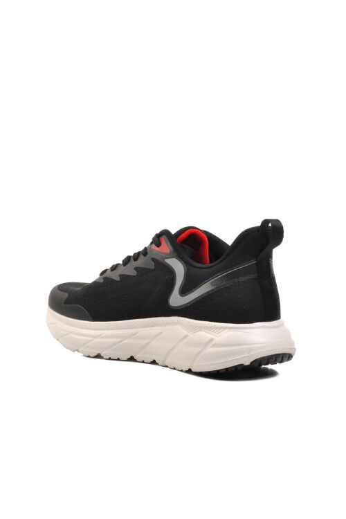 حذاء رياضي رجالي أسود من Wiley M