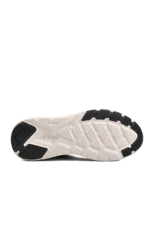 حذاء رياضي رجالي أسود من Wiley M