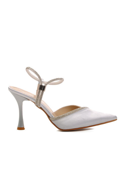 حذاء سهرة نسائي من الساتان الفضي 074921 Z