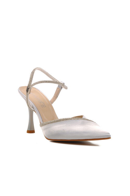 حذاء سهرة نسائي من الساتان الفضي 074921 Z