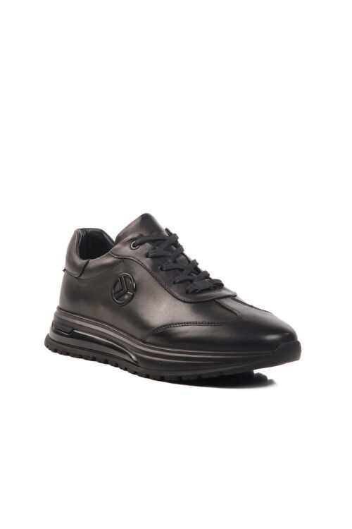 حذاء كاجوال رجالي من الجلد الطبيعي باللون الأسود 4K2463-7102 M