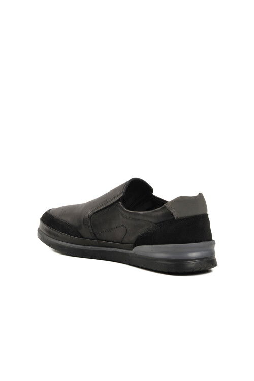 حذاء كاجوال رجالي من الجلد الطبيعي باللون الأسود 5Y2064-R176 M