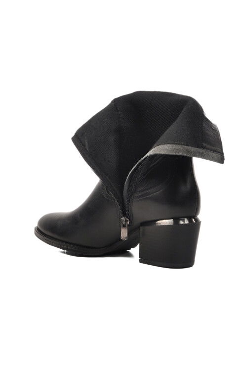 حذاء نسائي من الجلد الطبيعي باللون الأسود 1928157K Z