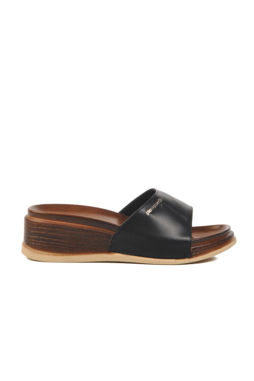 Black Lightweight Womens Slippers PC-7030 Z