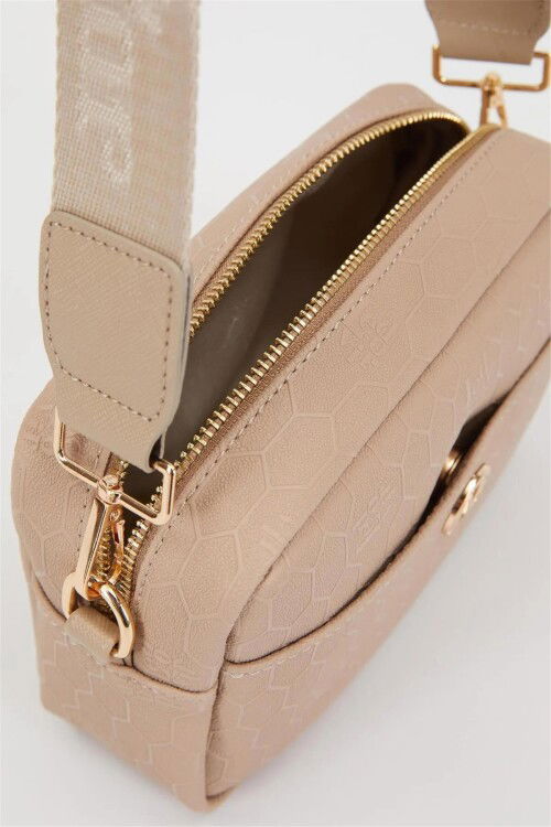 حقيبة كتف نسائية من جلد المنك 930226