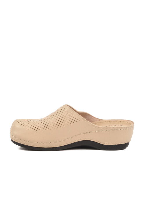 Beige Anatomic Closed-Toe Womens Slippers 15,050 Z