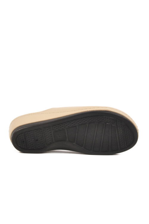Beige Anatomic Closed-Toe Womens Slippers 15,050 Z