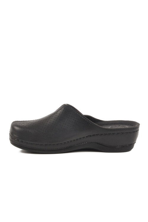 Black Anatomic Closed Toe Womens Slippers 15,050 Z