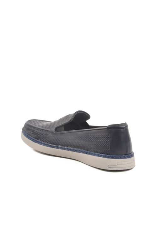 حذاء كاجوال رجالي من الجلد الطبيعي باللون الأزرق الداكن C330 M