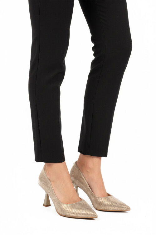 Gold Thin Heeled Womens Evening Shoes 665140 Z