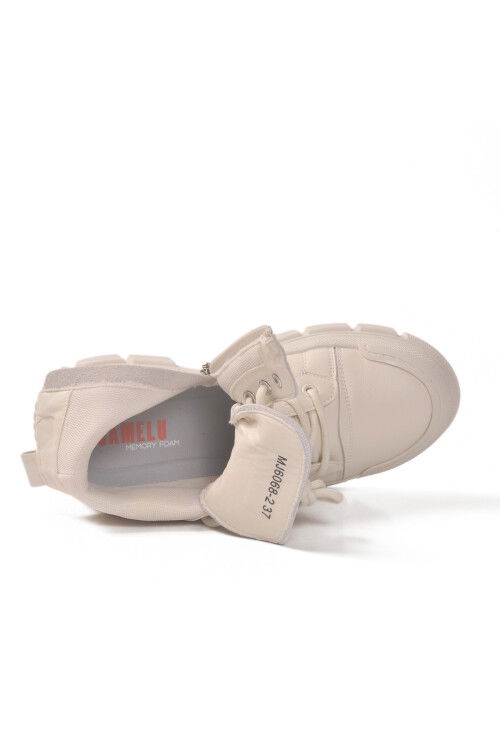 حذاء نسائي Neptune Z أبيض اللون مصنوع من إسفنج الذاكرة ونعل مانع للانزلاق