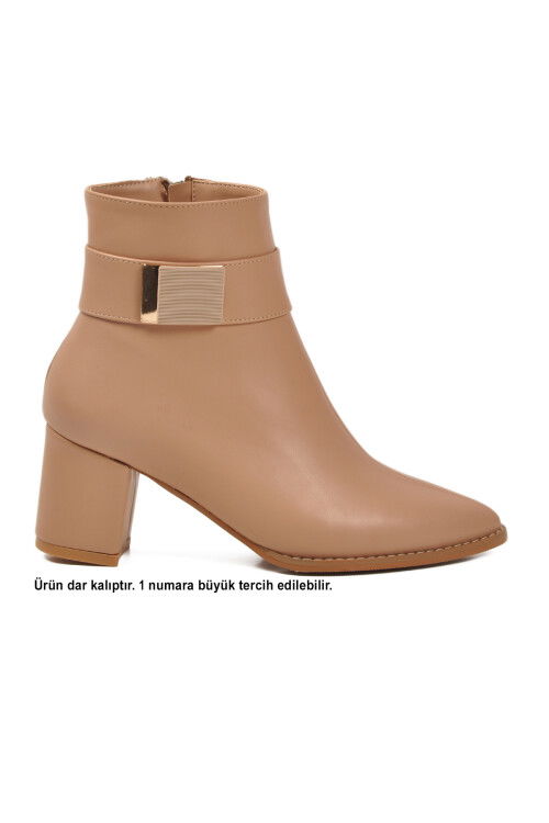 حذاء نسائي بيج ضيق مطاطي بطول الكاحل ومقدمة مدببة وكعب من الصوف القطبي 262326 Z