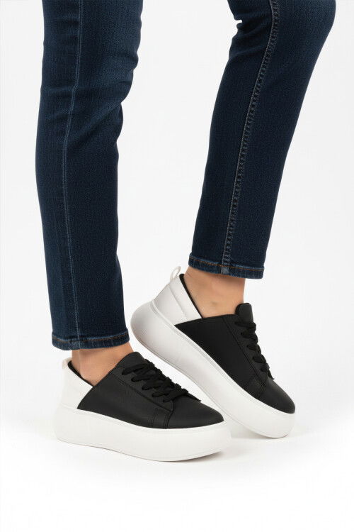 Black and White Thick Sole Lace-Up Unisex Sneakers OZ-03 Z