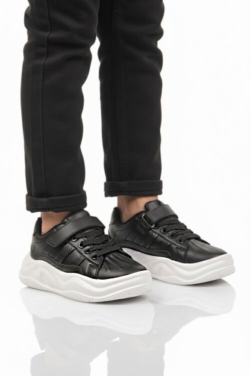 Siyah Beyaz Cırtlı Hafif Esnek Erkek Çocuk Spor Ayakkabı 2033 F