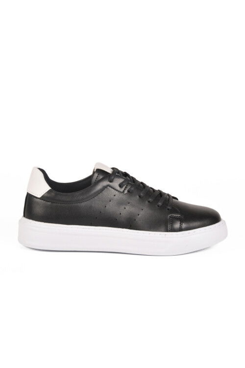 Black and White Lace-Up Lightweight Mens Sneaker 136 M