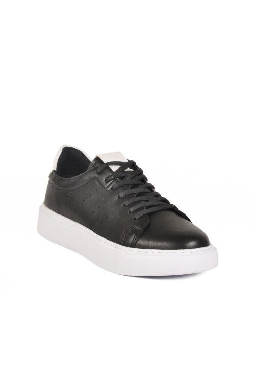Black and White Lace-Up Lightweight Mens Sneaker 136 M