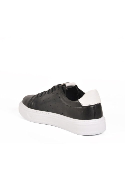 Black and White Lace-Up Lightweight Mens Sneaker 136 M