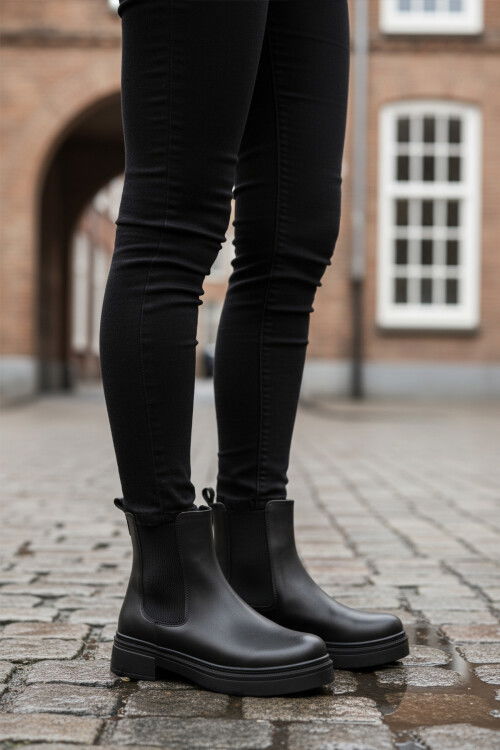 Siyah Cilt Kolay Giyilebilir Polarlı Kaymaz Kadın Chelsea Bot 209134 Z