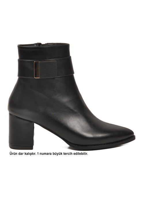 حذاء نسائي أسود ضيق مطاطي بطول الكاحل بمقدمة مدببة وكعب من الصوف القطبي 262326 Z