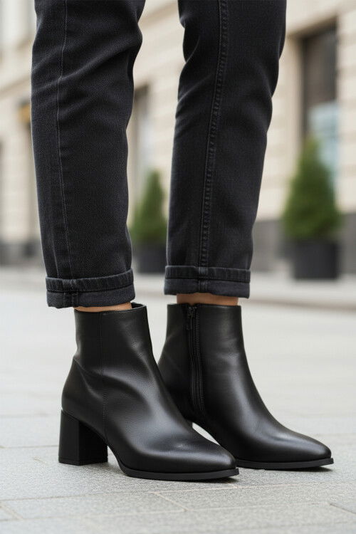 Siyah Cilt Fermuarlı Polarlı Kaymaz Kadın Topuklu Bot 343126 Z