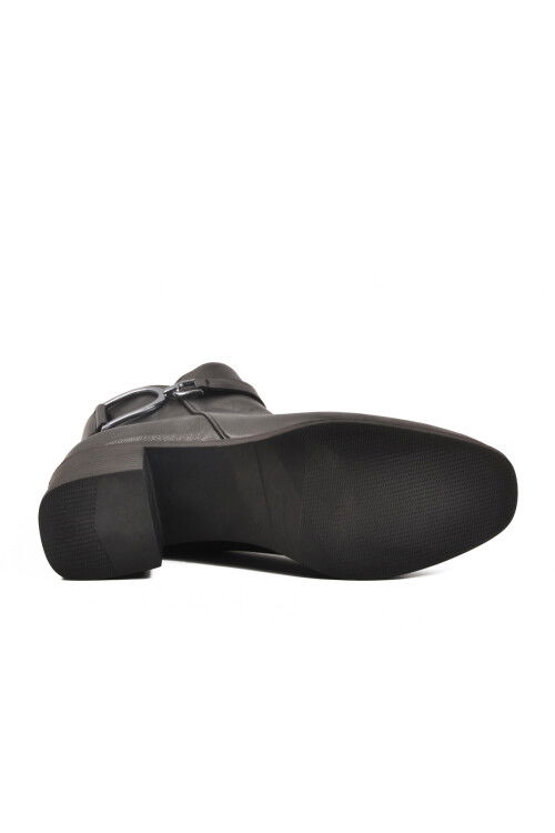 Siyah Cilt Fermuarlı Kaymaz Polarlı Kadın Topuklu Bot 417637 Z