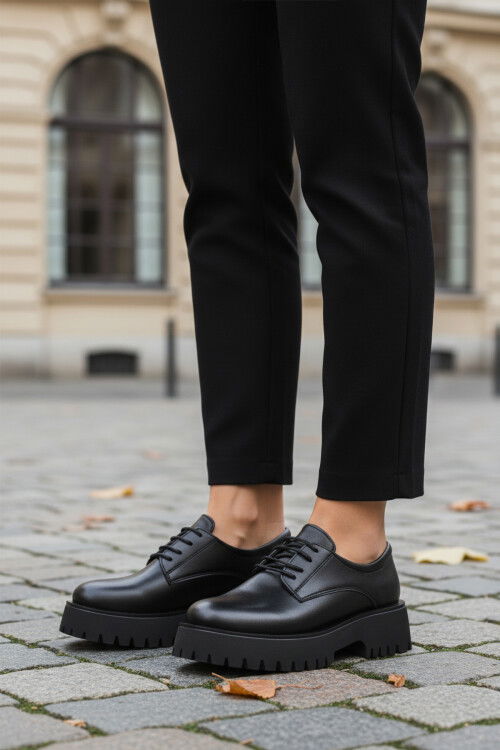 Siyah Cilt Kalın Taban Kadın Casual Ayakkabı 572451 Z