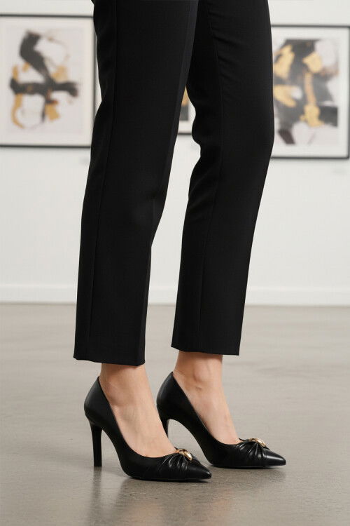 Siyah Cilt Kadın İnce Uzun Topuklu Ayakkabı 575033 Z