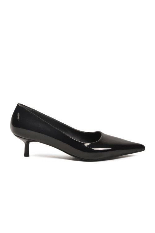 حذاء نسائي خفيف الوزن من الجلد الأسود اللامع بكعب قصير رفيع 458343 Z