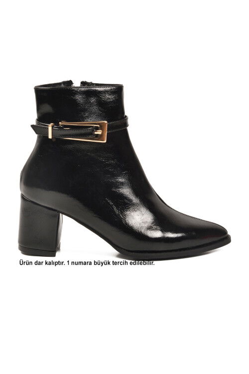 Black Narrow Fit Polar Fleece Pointed Toe Heeled Womens Boots 262327 Z