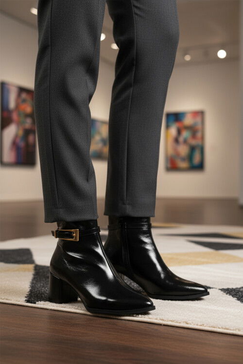 Black Narrow Fit Polar Fleece Pointed Toe Heeled Womens Boots 262327 Z