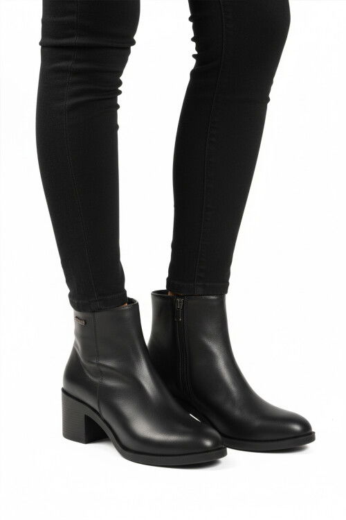 Black Fur Lined Zippered Non-Slip Sole Womens Boots PC-55270 Z
