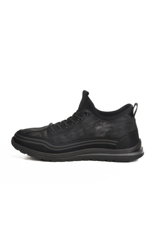 Black Rubber Laced Mens Sneaker 25K582 M