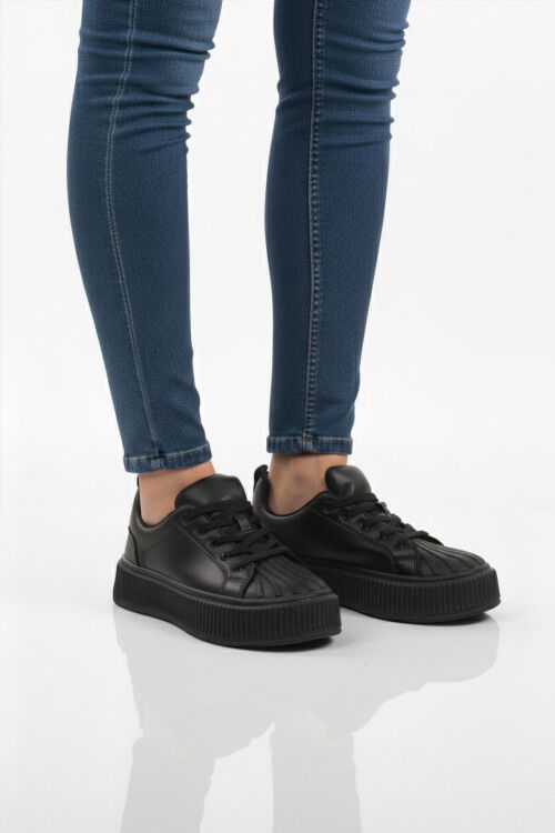 Siyah Bağcıklı Unisex Spor Ayakkabı Grov 410 G