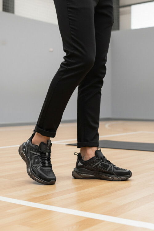 حذاء رياضي رجالي خفيف الوزن ومرن بنعل ميموري أسود من سالي إم