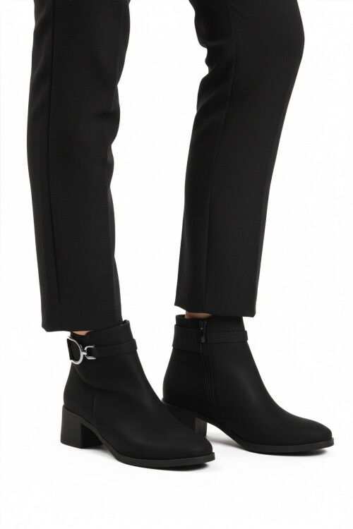 Siyah Zümrüt Fermuarlı Kaymaz Polarlı Kadın Topuklu Bot 417637 Z