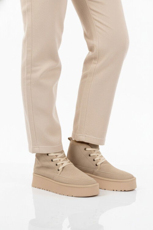 Bej İçi Kürklü Bağcıklı Kadın Bot U-15 Z