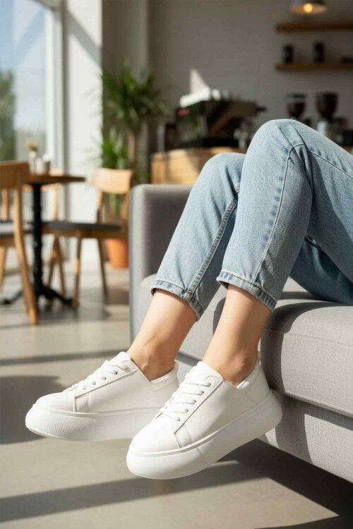 Beyaz Kalın Taban Bağcıklı Kadın Spor Ayakkabı Termo DV-03 Z