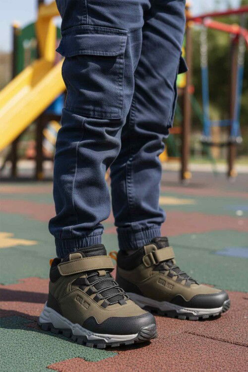 Haki Gri Cırtlı Kaymaz Taban Erkek Çocuk Outdoor Bot Doruk F