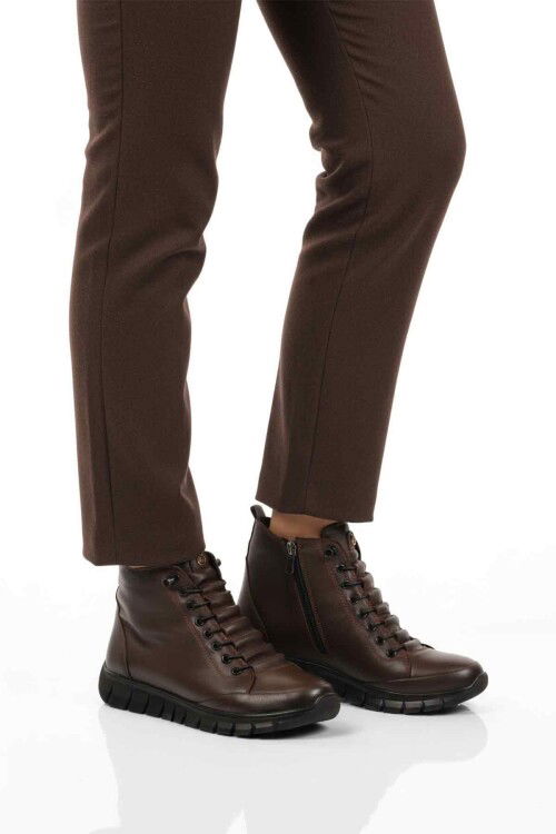 Kahve Hakiki Deri İçi Polarlı Kaymaz Fermuarlı Kadın Bot 3910 Z