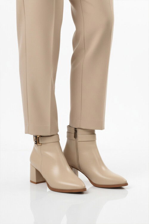 Krem İçi Kürklü Fermuarlı Kadın Topuklu Bot PC-54975 Z