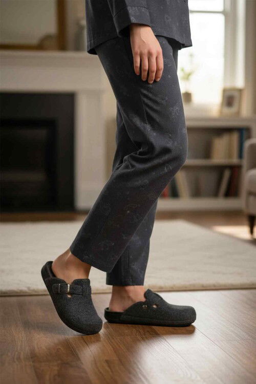 Black Anatomical Mens Slippers K-12113 M