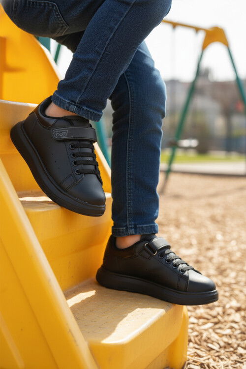 Siyah Cırtlı Unisex Çocuk Spor Ayakkabı 150 F