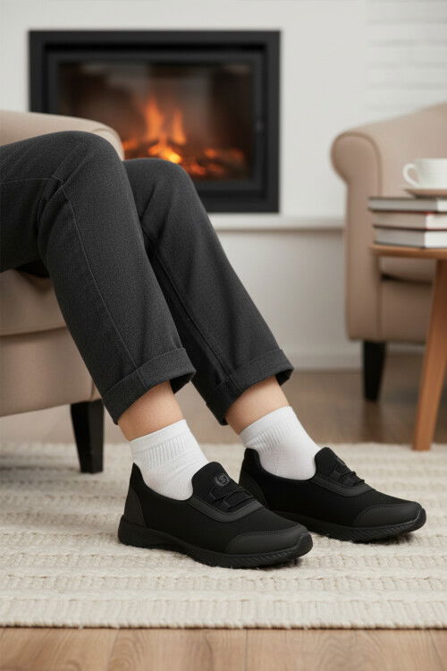 حذاء رياضي نسائي أسود 575-25K Z