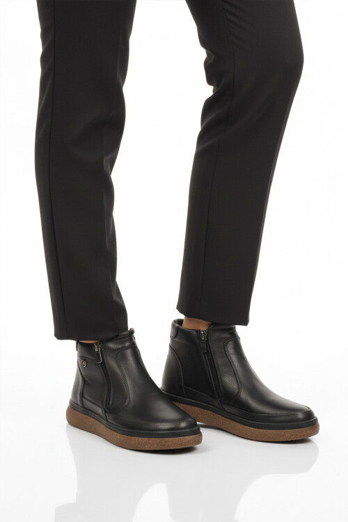 Siyah Hakiki Deri İçi Polarlı Kaymaz Taban Kadın Bot 2707 Z