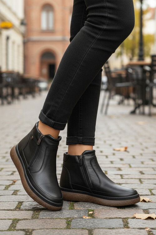 Siyah Hakiki Deri İçi Polarlı Kaymaz Taban Kadın Bot 2707 Z