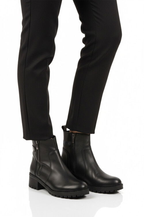 Siyah Hakiki Deri Fermuarlı Polarlı Kadın Topuklu Bot 4663-1 Z