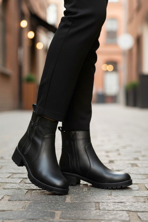 Siyah Hakiki Deri Fermuarlı Polarlı Kadın Topuklu Bot 4663-1 Z